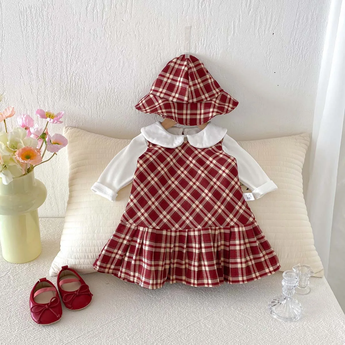 

Girls' Korean Plaid Vest Dress Set, Spring New Item, Retro Sleeveless Dress for Infants and Young Children, Versatile Skirt