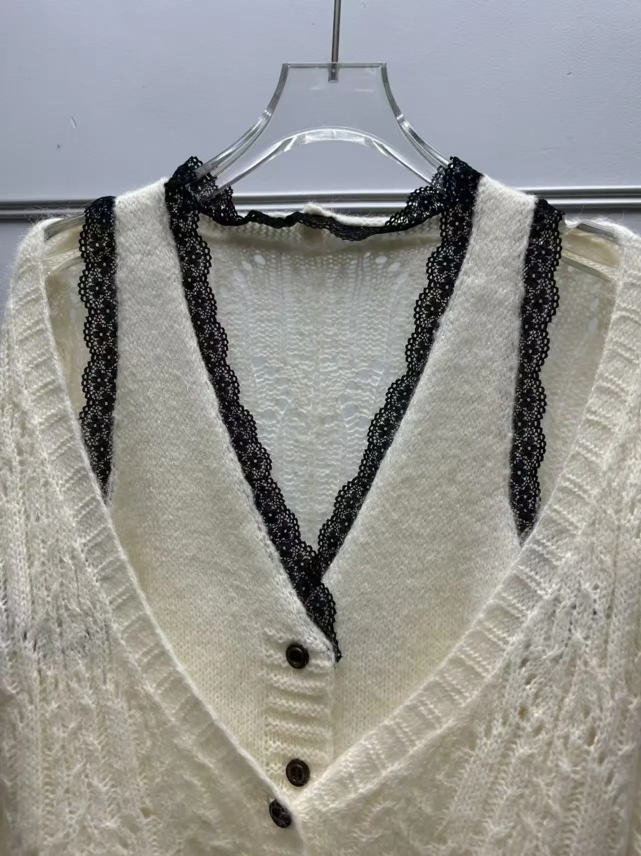 

Французский шерстяной вязаный кардиган с V-образным вырезом, имитация двухслойности, с кружевными вставками, цветной, женский, осенне-зимняя новинка