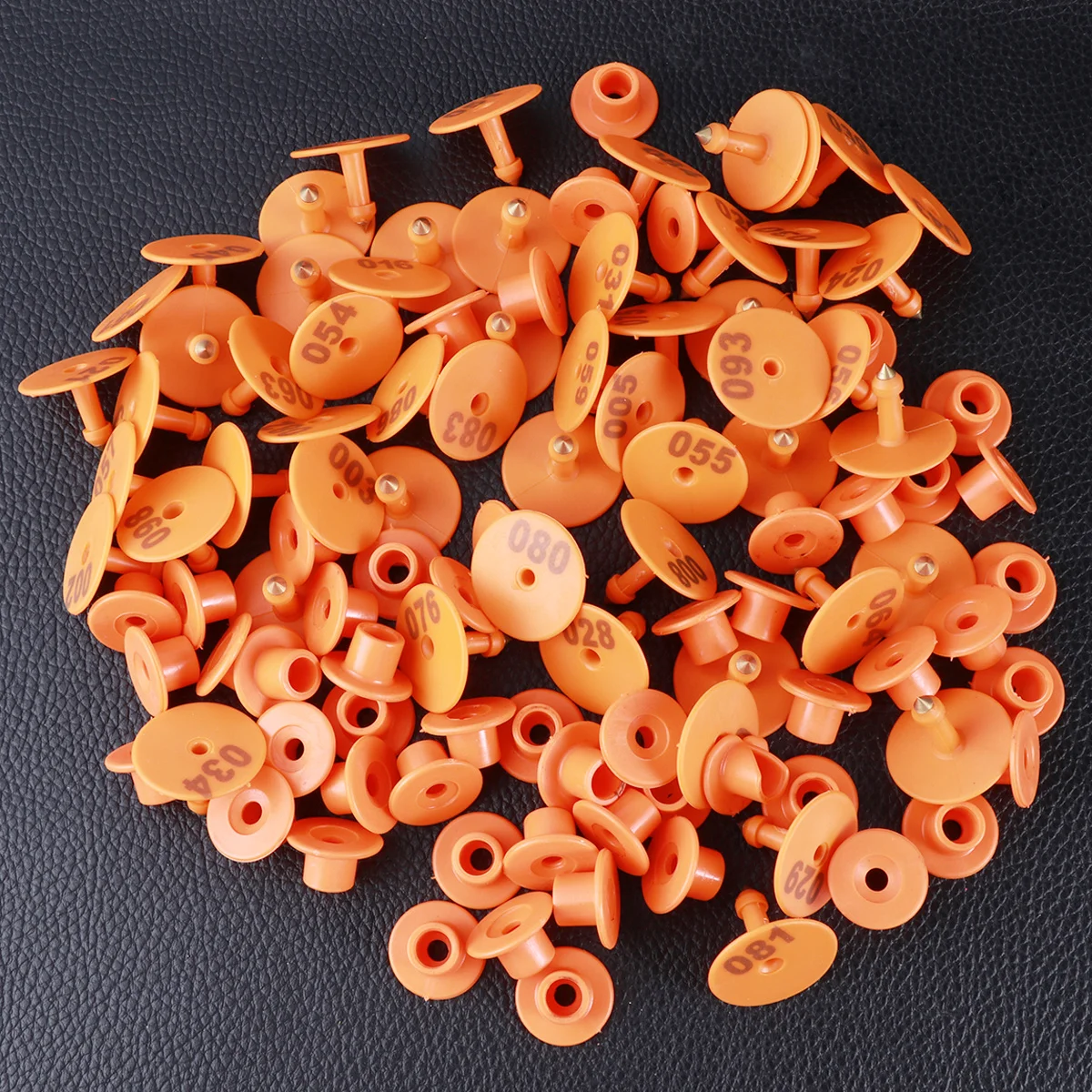 100 Stuks 1-100 Genummerde Plastic Vee Tags voor Vee Geit Varken Duidelijke Afdrukken Gemakkelijk te Herken Ziekte Preventie Oranje