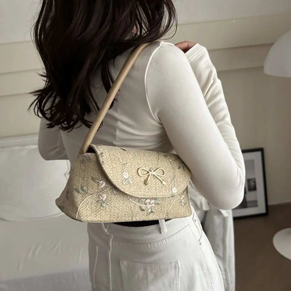 

Portable Straw Underarm Bag Flower Design Handwoven Woven Shoulder Bag Large Capacity Weaving Embroidered Handbag