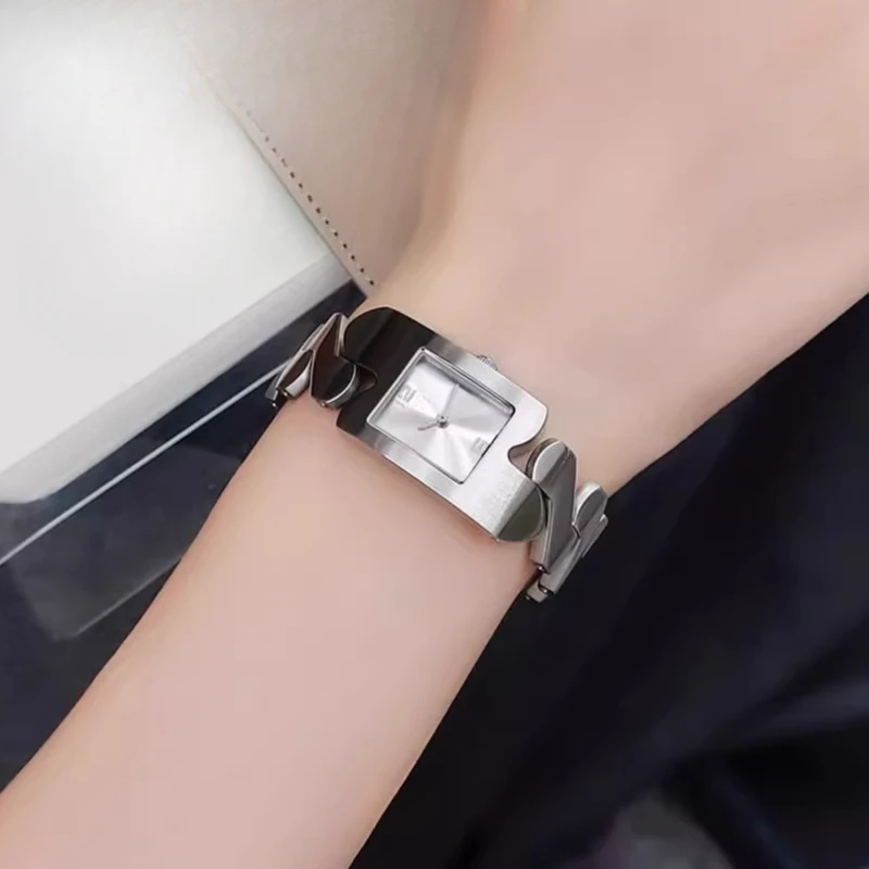 

Women's fashion brand light luxury niche steel belt simple in autumn and winter