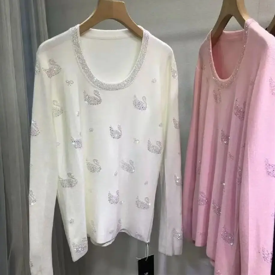 

Женская одежда, трикотаж, пуловер, топы, женский свитер, осенне-зимняя одежда, женские тяги, женская одежда, тенденции 2025, джемпер