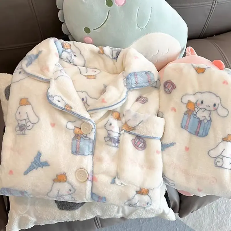 Neues Kitty-Katze-Plüsch-Flanell-Pyjama-Set im japanischen Stil für Studenten, süßes Kitty-warmes Loungewear-Set, Urlaubsgeschenke