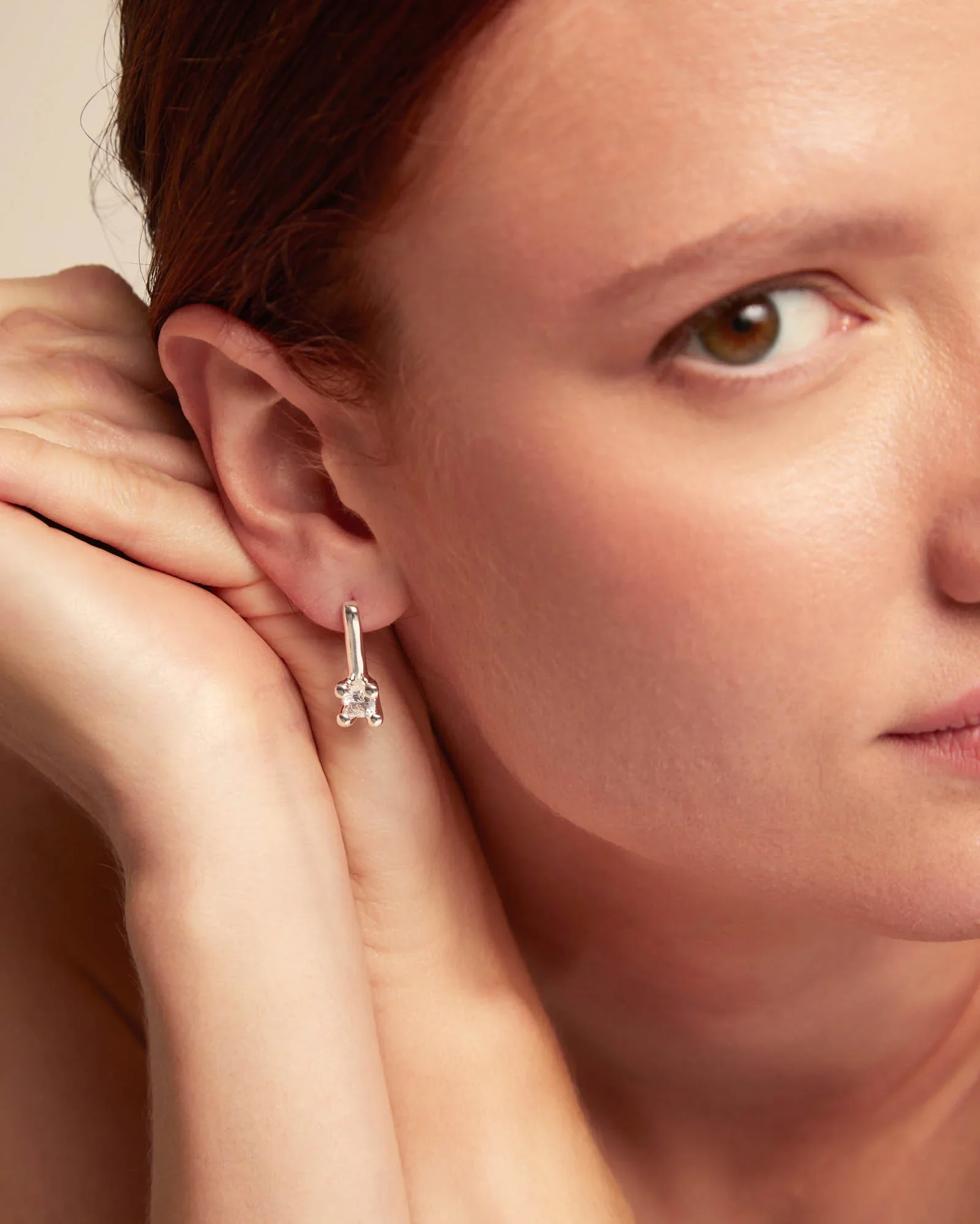 ต่างหู UNOde50 ใหม่: ความสง่างามทองและเงิน 24K วิธีราคาไม่แพงเพื่อเพิ่มเสน่ห์ของคุณ