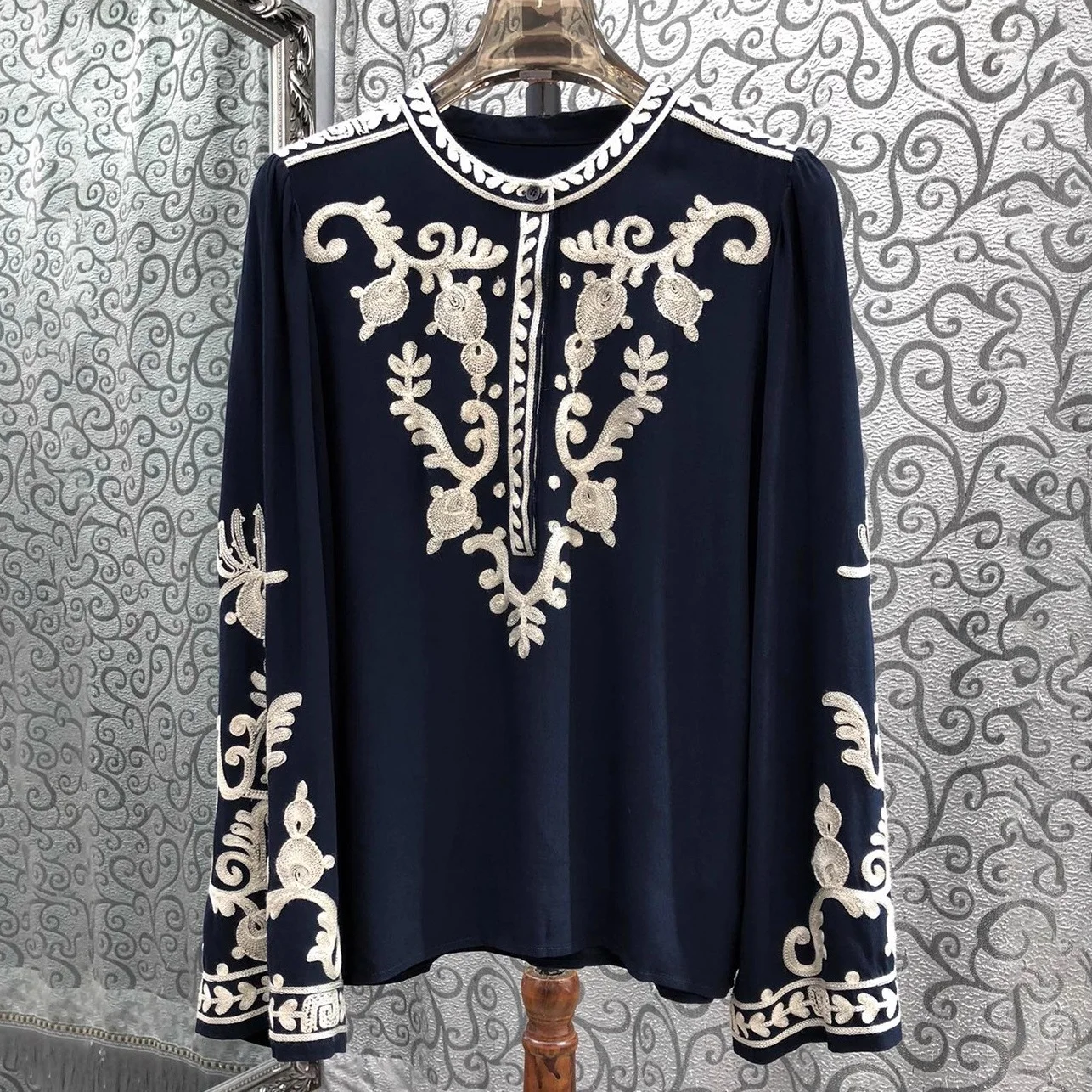 

High Quality Fashion Designer Blouses Women Appliques Embroidery Patterns Long Sleeve Vintage Dark Blue Button Shirts Female