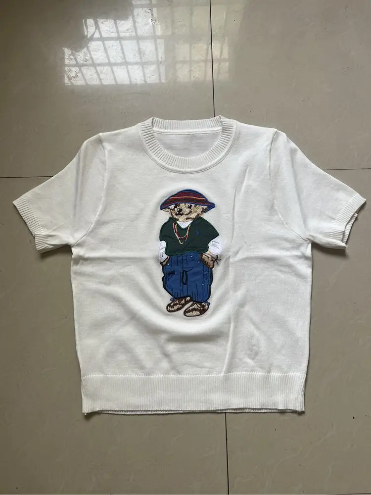 Hohe Qualität Neue Sommer Frauen Gestrickte Pullover Koreanische Mode Cartoon Bär Oansatz Pull Weibliche Kurzarm Casual Pullover Jumper