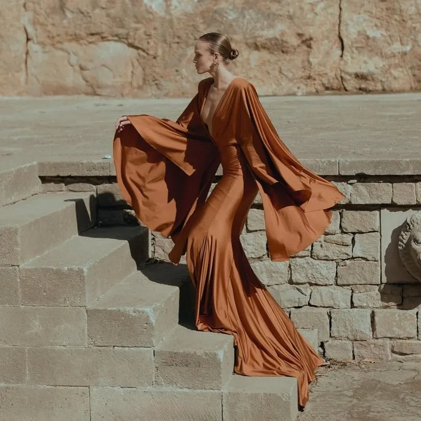 Sukienka maxi w odcieniach pomarańczy, seksowna, z długim rękawem, zwiewna, długa suknia balowa, gładka, drapowana, syrenka, sukienka na imprezę, bez pleców, do sesji zdjęciowej.