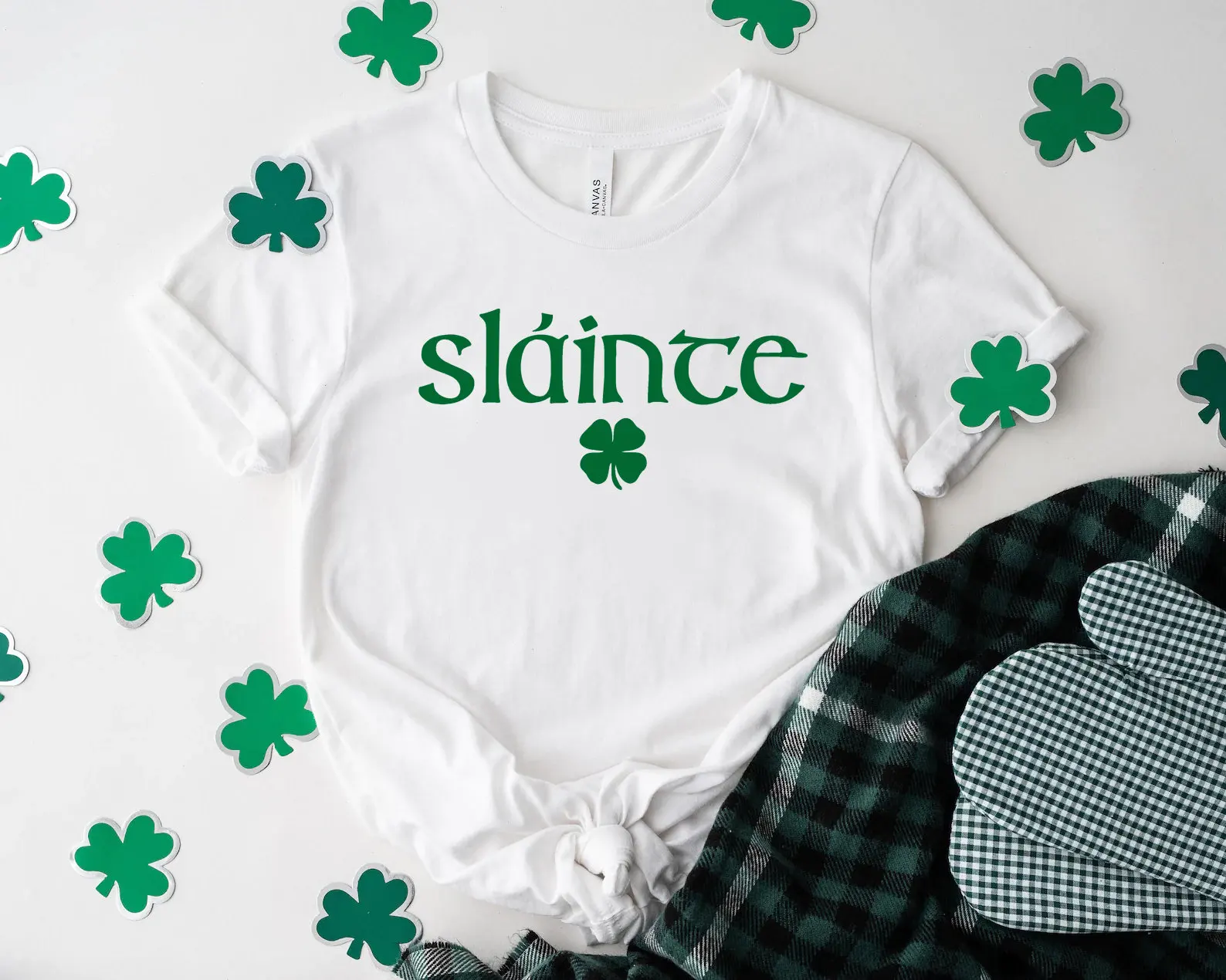 Slainte Female T-shirt Green Lucky Grass Pattern Women Shirt Voguish St. Patrick's Day Girl Tee Vintage Simple Women Holiday Tee