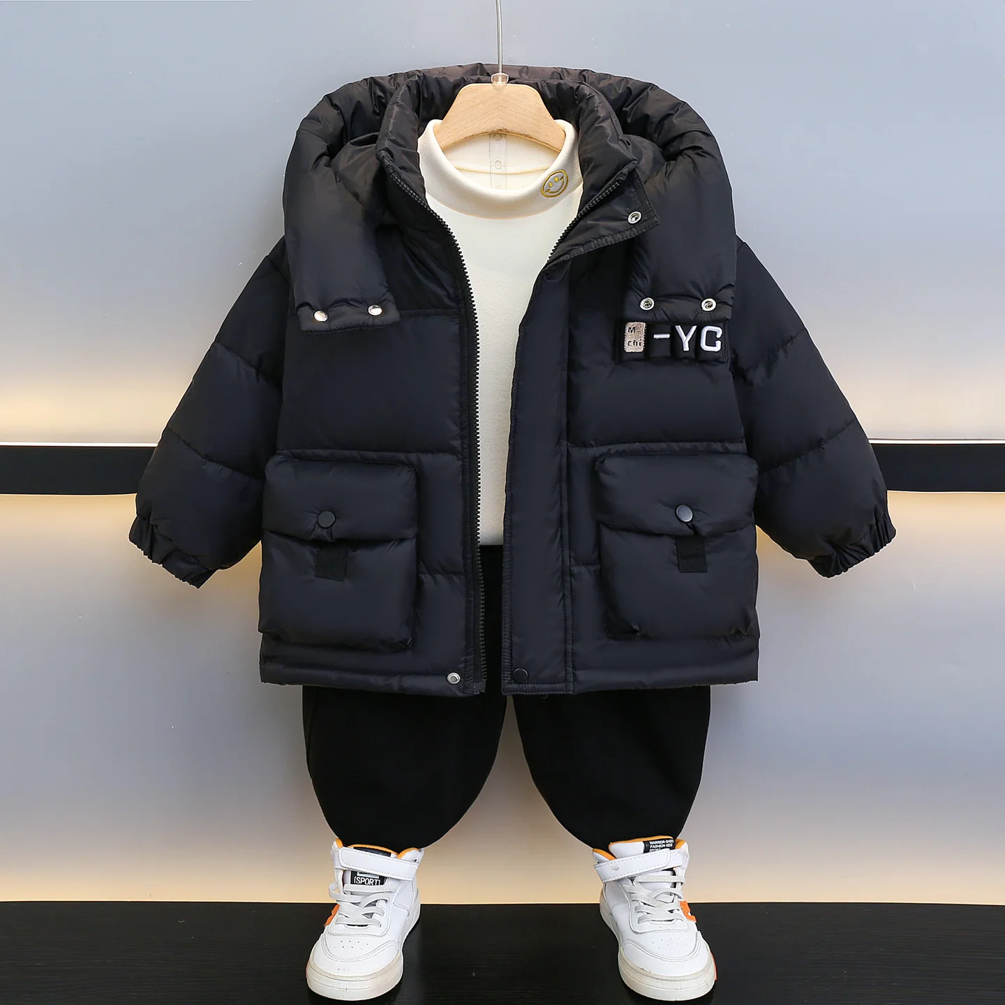 

Зимняя пуховая куртка для мальчиков, молодежная, модная, белая, ветрозащитная, новая коллекция 2025, корейский стиль, свободный крой, теплая верхняя одежда