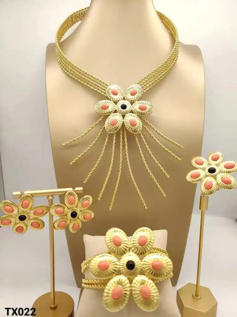 

Yulaili new gold-plated Medusa jewelry four-piece luxurious personality Dubai noble mother necklace Bride wedding earrings ring