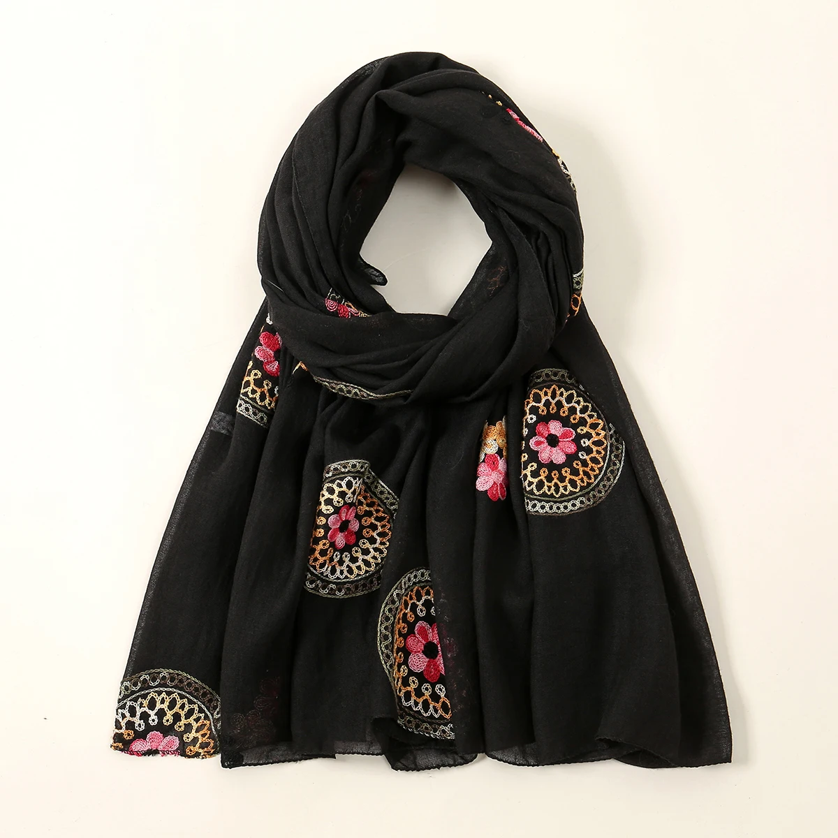 

New Embroidery Cotton Hijab Scarf For Women Foulard Elegant Flower Long Scarf Headscarf Wraps Bandana Muslim Hijab Shawl Travel