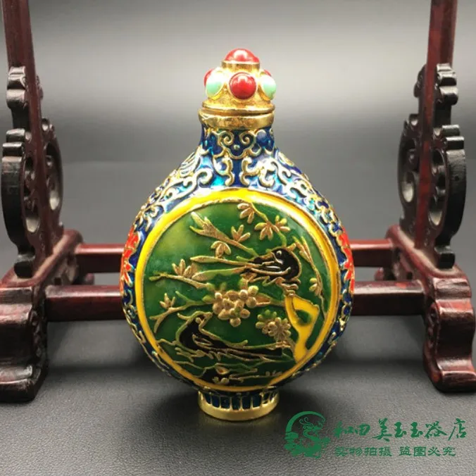 Antique copper alloy gemstone snuff bottle, smoking set high-end go abroad to send foreigners