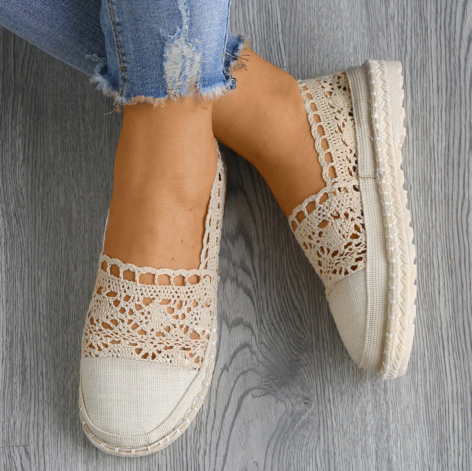 2024 New Lace Hollow Out Breathable Mesh Summer Flats Casual Crochet Bohemia Shoes Platform Sneakers for Women Zapatillas Mujer