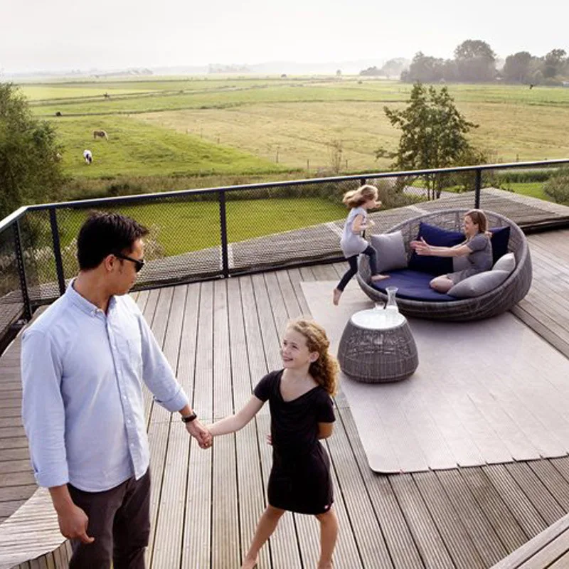 Outdoor reclining bed, outdoor terrace, courtyard, relaxing large round bed