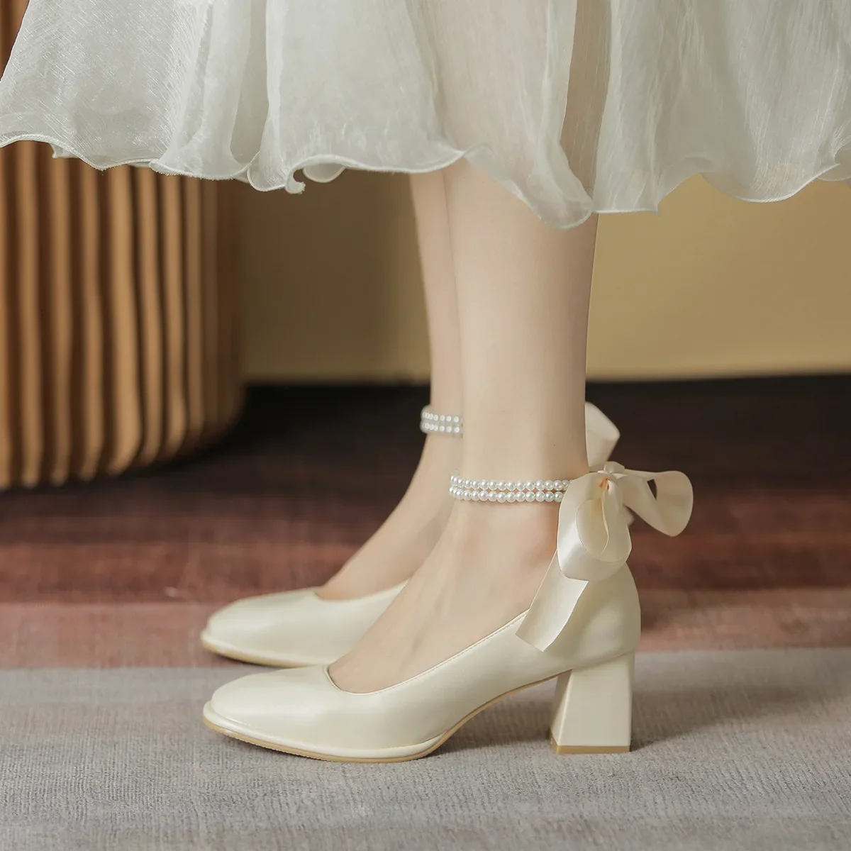 2022 New High Heels Women\'s Fashion Bow Thick Heel Square Toe Mary Jane Shoes Elegant Medium Heel Women\'s Shoes Party Shoes