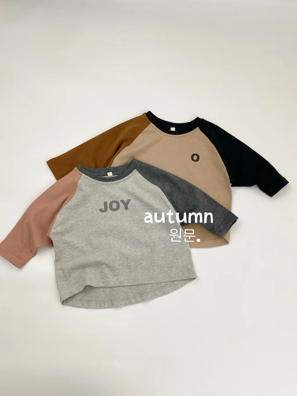 2025 خريف جديد الأطفال قميص قطني بكم طويل تي شيرت الفتيان الفتيات بلوزات فضفاضة قمصان الطفل الرضع تي شيرت الاطفال الملابس