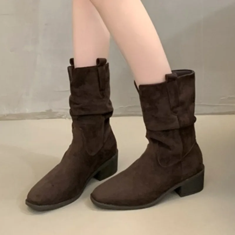 2025 جديد مثير أشار تو المرأة أحذية عالية مريحة الانزلاق على المألوف الجلد المدبوغ مصمم بلون مقاوم للماء تشيلسي الأحذية