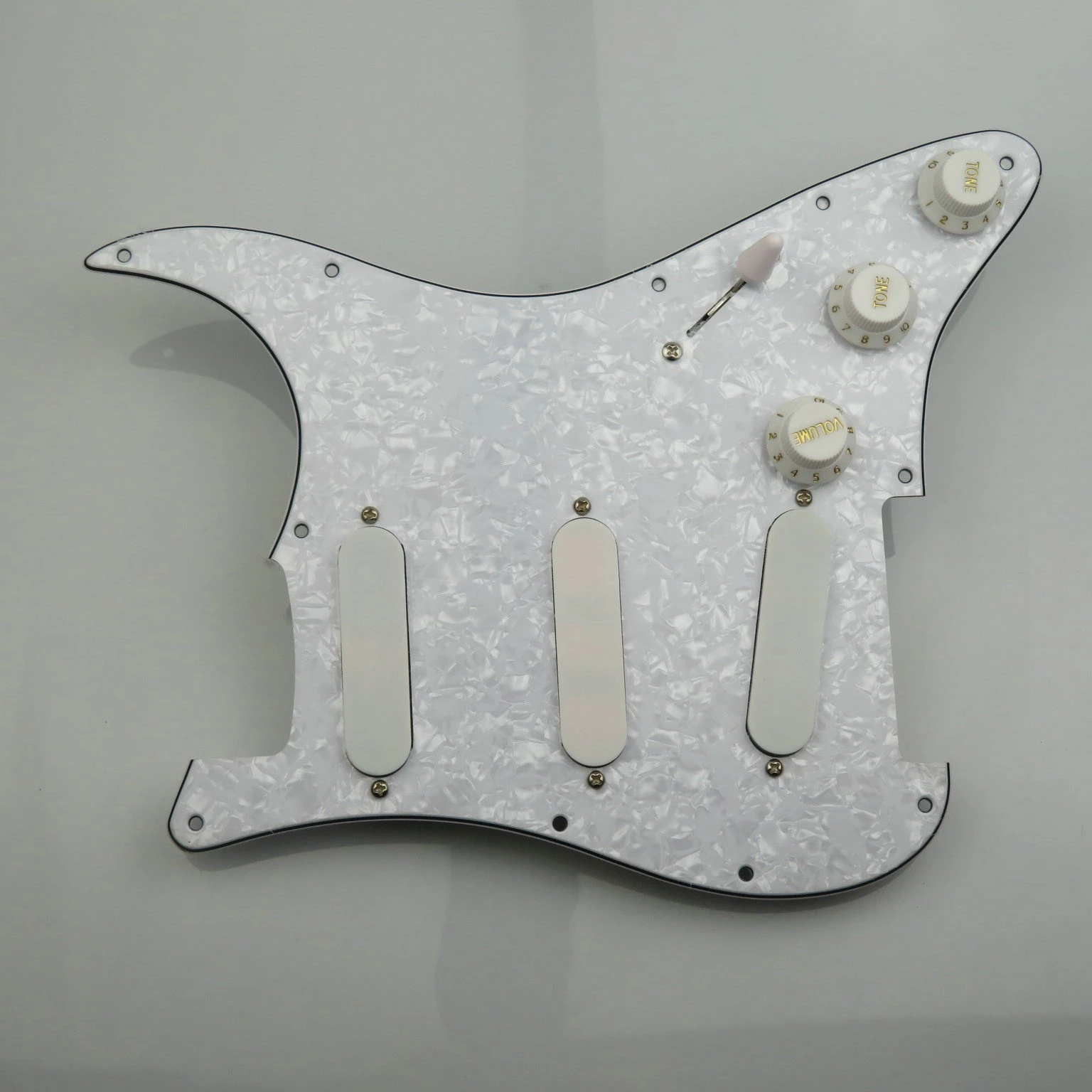 Best Offer Prewired SSS White Rail Single Coil Loaded Pickguard White Pearl 3-Ply Assembly for ST Str/at Guitar