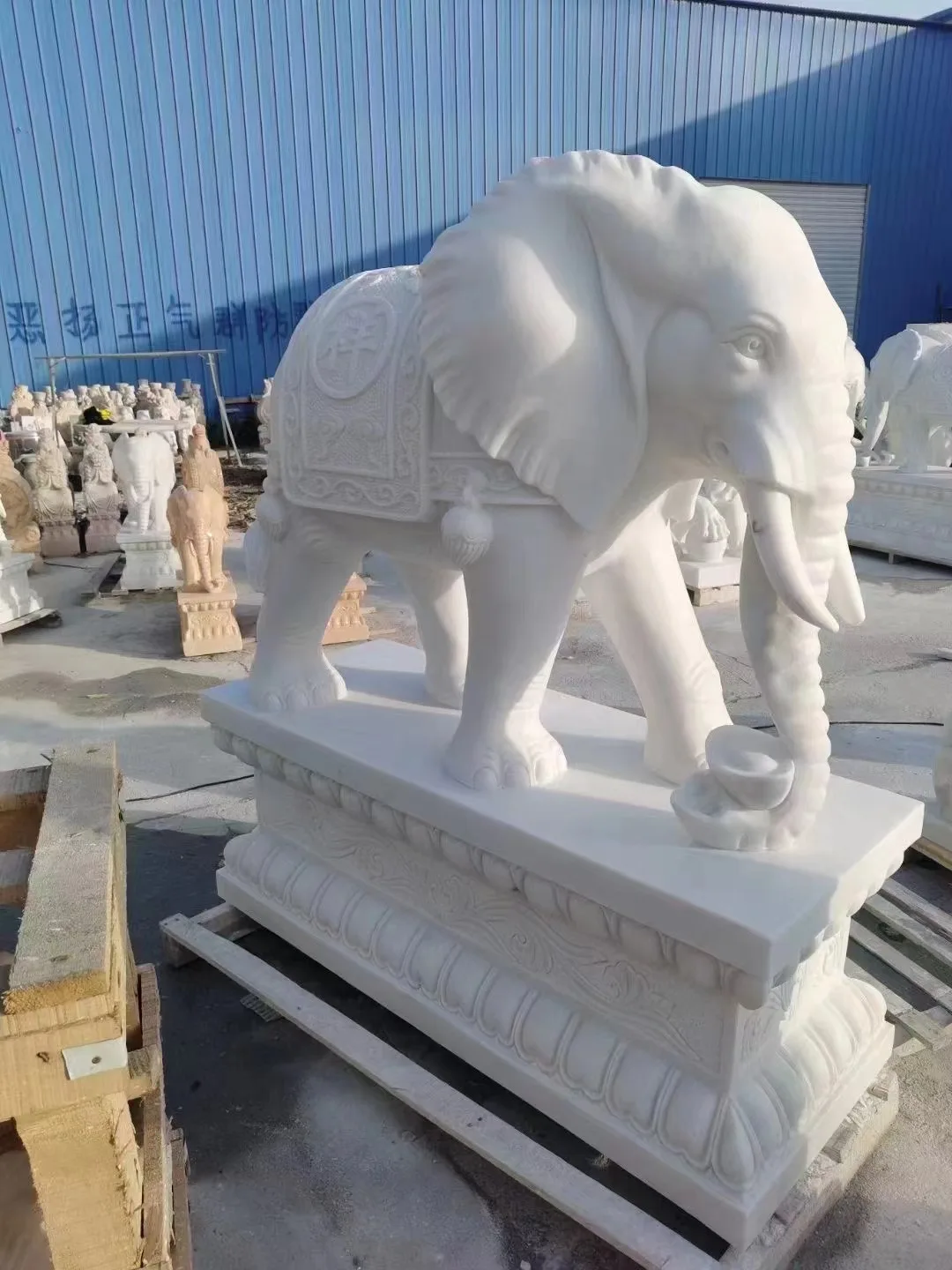 Outdoor white elephant marble stone carving wholesale factory direct sales