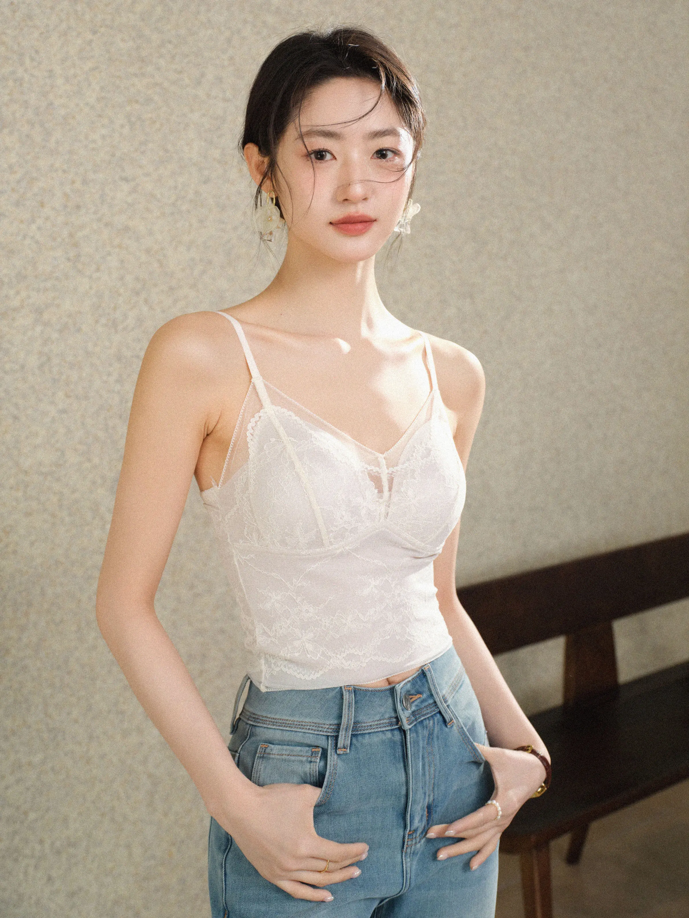 Women Lace Mesh Camisole V Neck Tank Top Slim Fit Padded Sleeveless Top Elegant Stretch Inner Layering Shirt Summer Chic Lady