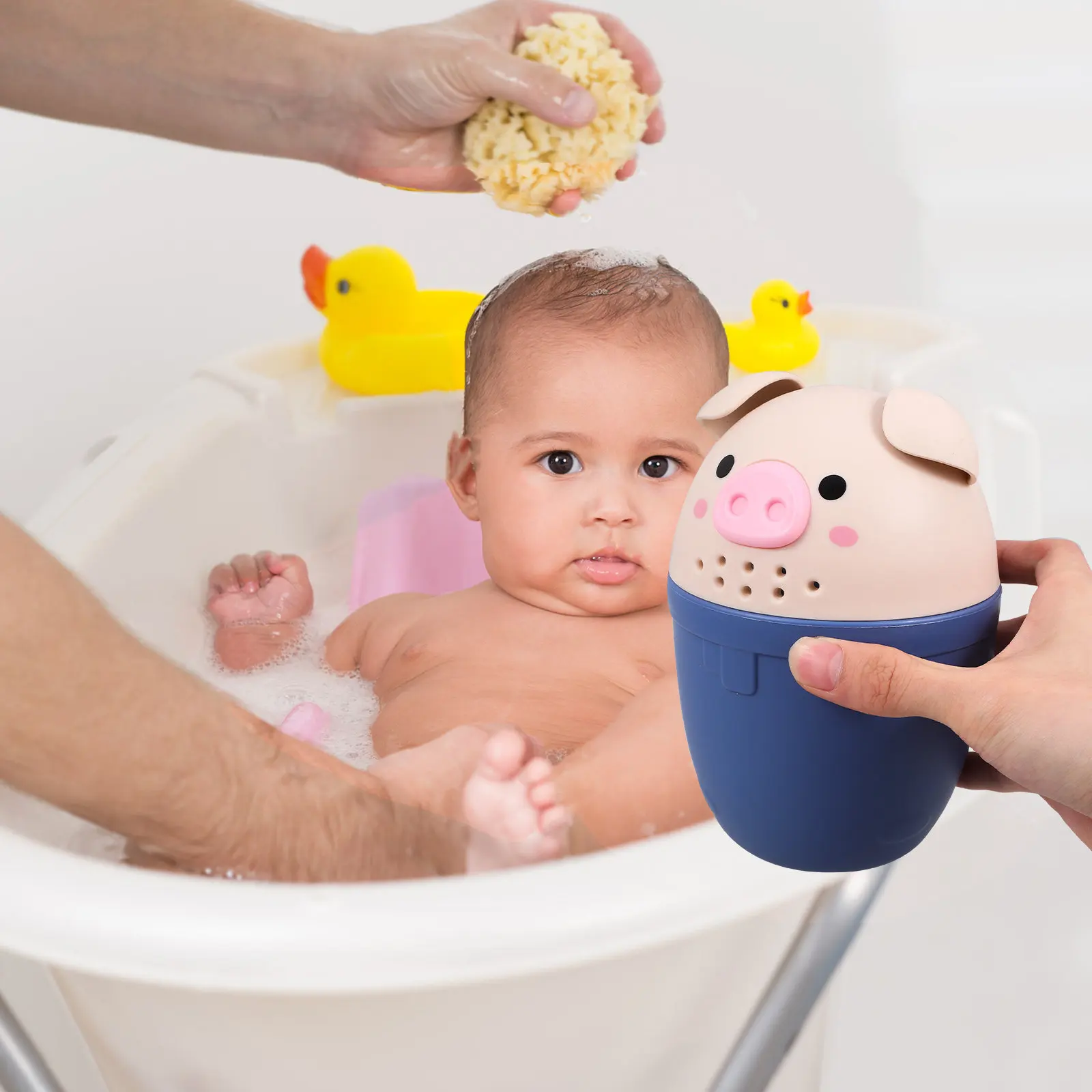 Pig Shaped Baby Bath Rinse Cup Cartoon Design Easy Grip Handle Waterfall Rinser Fun Shower Supplies Bath Cups for Rinsing Baby