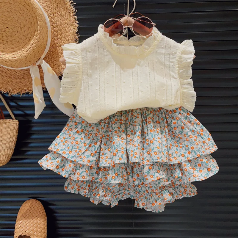 

New Children's Summer Outfit Set for Girls, Cute Ruffle Flutter Sleeve Base Shirt with Floral Cake Skirt Pants Two-Piece Set