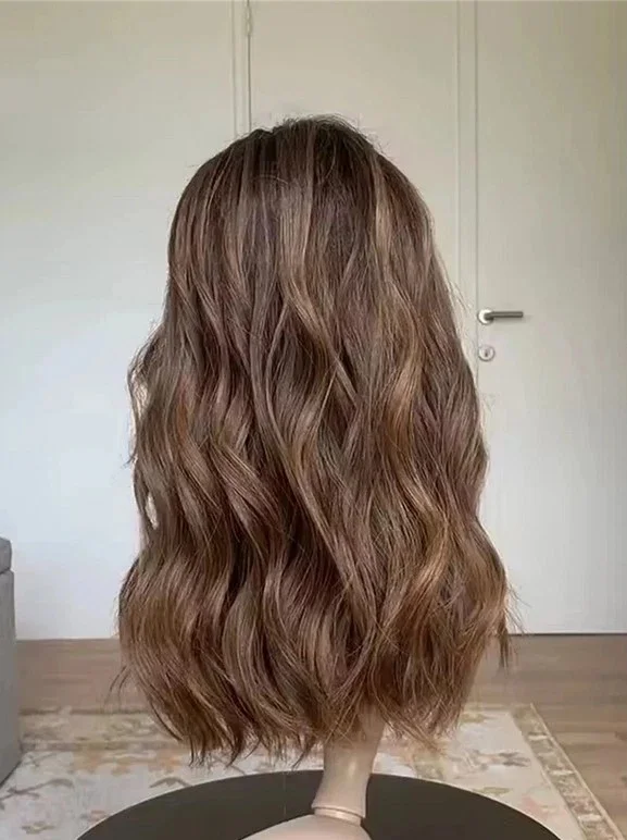 

Женские парики Свободные волны Синтетические парики фронта шнурка Высокая плотность Парик фронта шнурка Женский Ombre Шоколадно-коричневый парик Распродажа