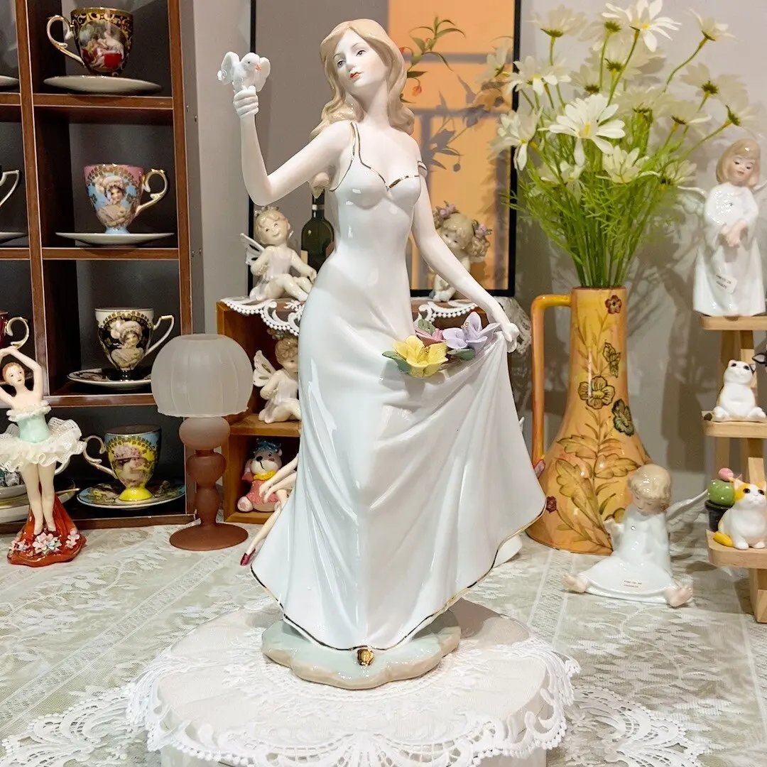 Elegant White Dress Lady Ceramic Figurine with Dove Porcelain Beauty Statue Vintage European Home Decor Ornament Wedding Gift