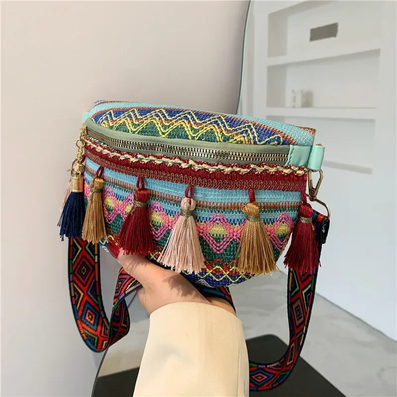 2023New Ethnic Style Women's Chest Bag Vintage Tassel Small Saddle Fanny Pack Summer Handwoven Crossbody Bag 3Colors Sac à Main