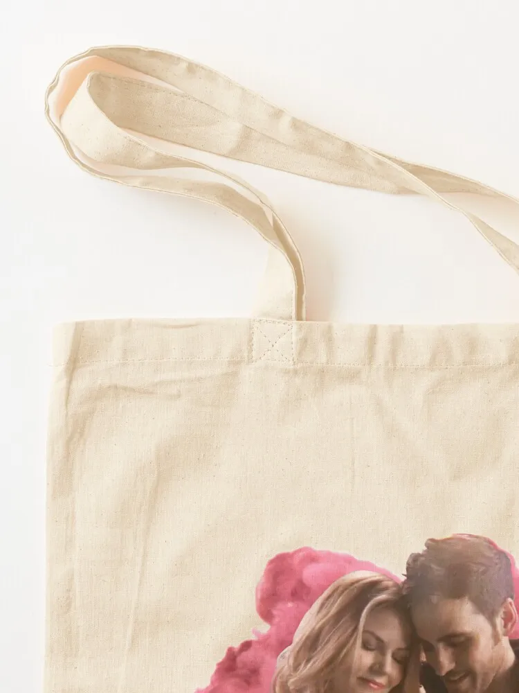 ذات مرة: إيما آند هوك (الكابتن سوان)، حقيبة يد للأبد، حقيبة هدايا، حقيبة نسائية