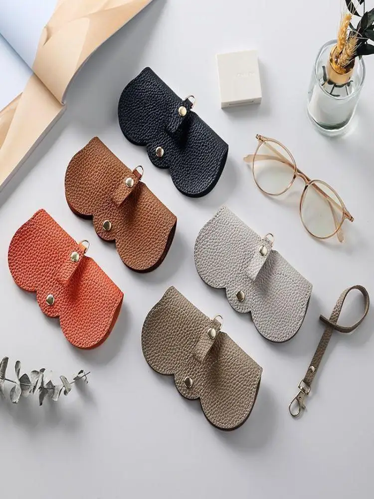 New 1PC/2PCS PU Sunglasses Bag Portable Eyeglass Case Sunglasses Protection Cover Cute Eyeglass Clip Simple Eyeglass Bag Pendant