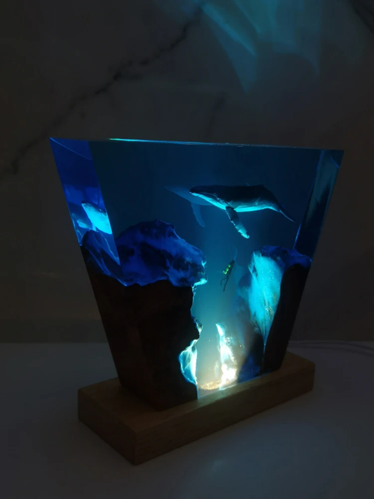 เรซิ่น Deep-sea ปลาวาฬหลังค่อม Theme Creative ศิลปะ Night Light Craft ตกแต่งโคมไฟตั้งโต๊ะ USB