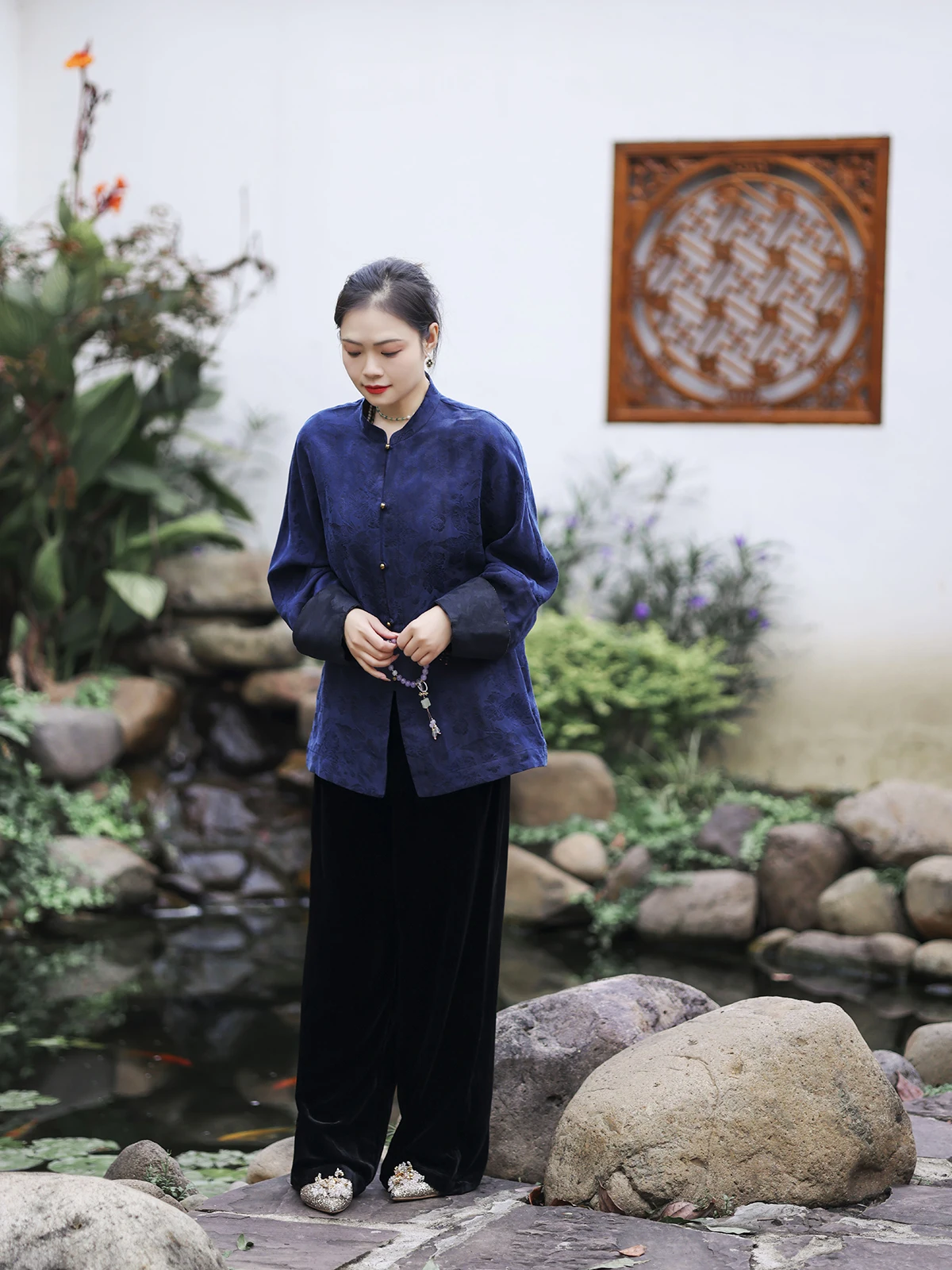 

Синяя шелковая ткань с облаками, окрашенная в растениях, irt с копытами, традиционный китайский женский топ премиум-класса