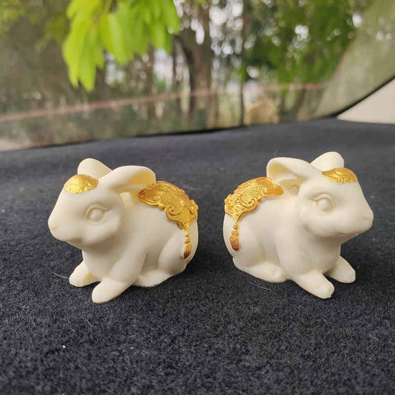 

Ivory Nut Carved Jade Hare Wooden Craftwork Cute Little White Rabbit Lucky Rabbit Pair Gift Box Factory Wholesale