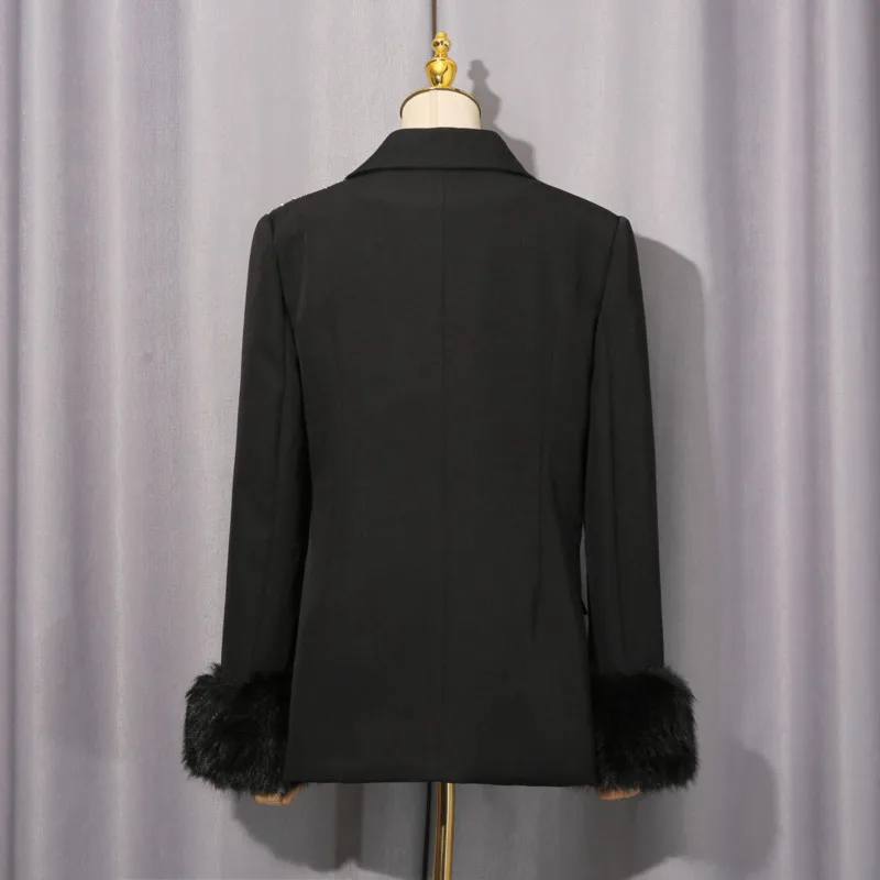 HKSH Primavera Autunno Giacca da donna nuova Heavy Craft con borchie Diamanti Scava fuori la vita Bottone singolo Polsini in pelliccia Cappotti di lusso HK14826