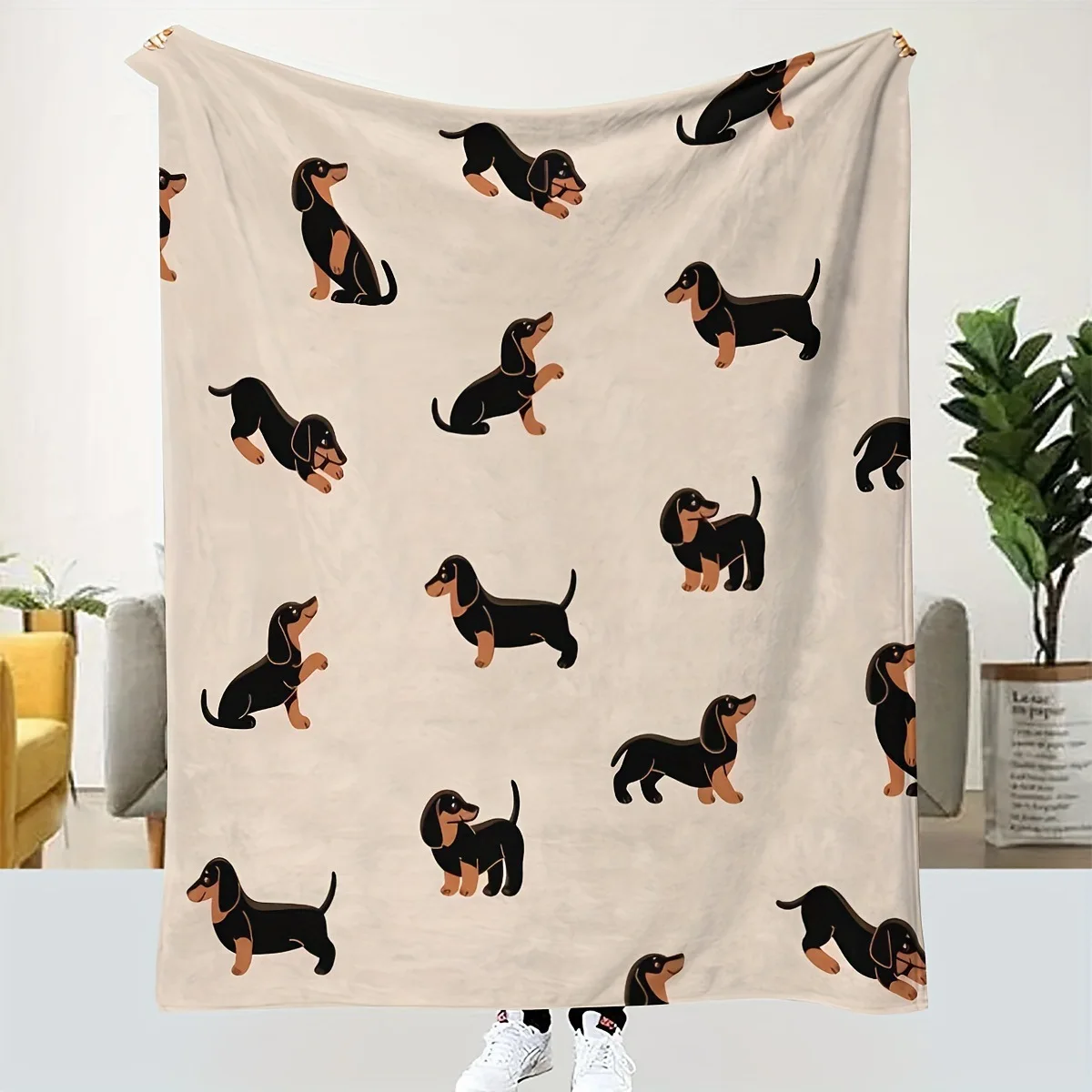 VIKAMA Cute Dachshund Blanket, Soft And Skin-Friendly Flannel Cartoon Printed Blanket, Sofa, Bedroom, Dormitory, Nap Blanket
