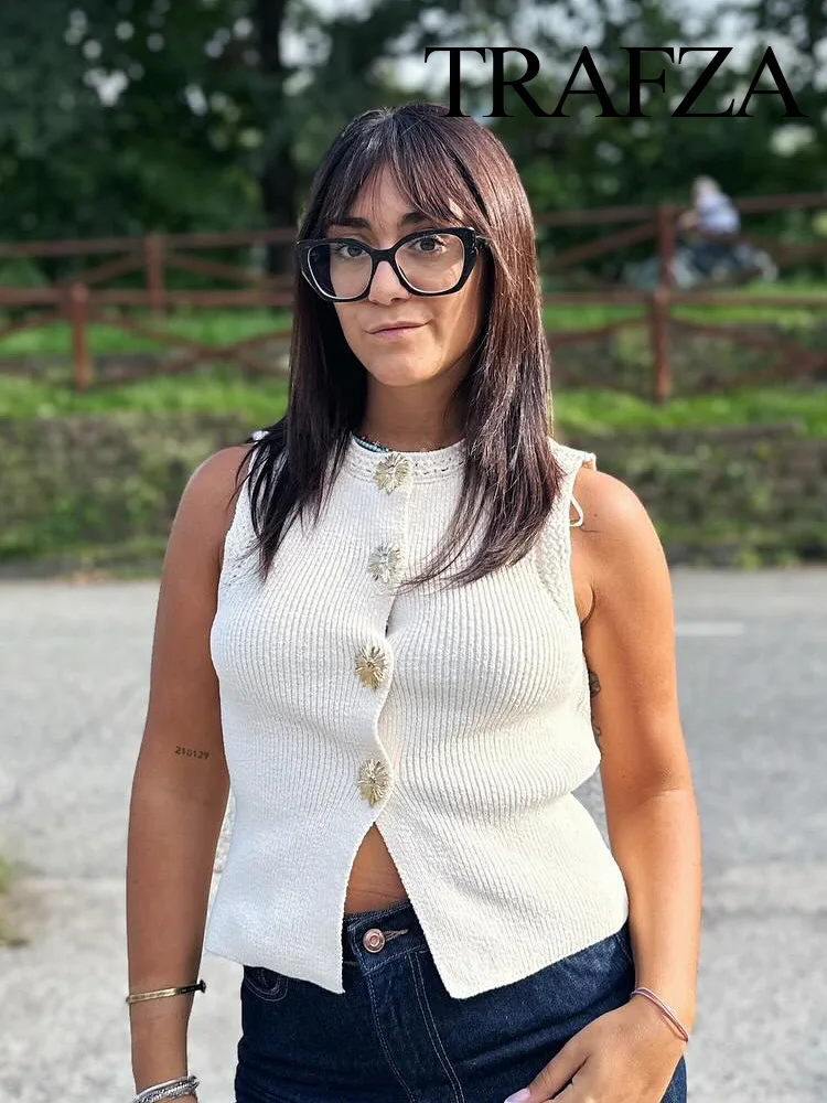 

TRAFZA Women Autumn Fashion Retro Solid Crew Neck Knitted Vest Female ElegantGold Buttons Causal Slim 2-Color Sleeveless Top