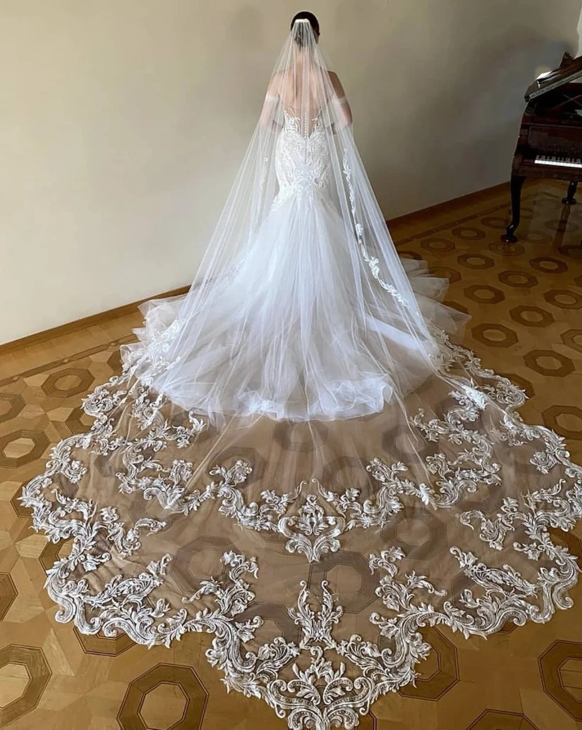 

Lace Appliques Wedding Veils 2025 One Layer with Bride Veil Women Bridal Head Piece Scalloped Edge Wedding Accessory