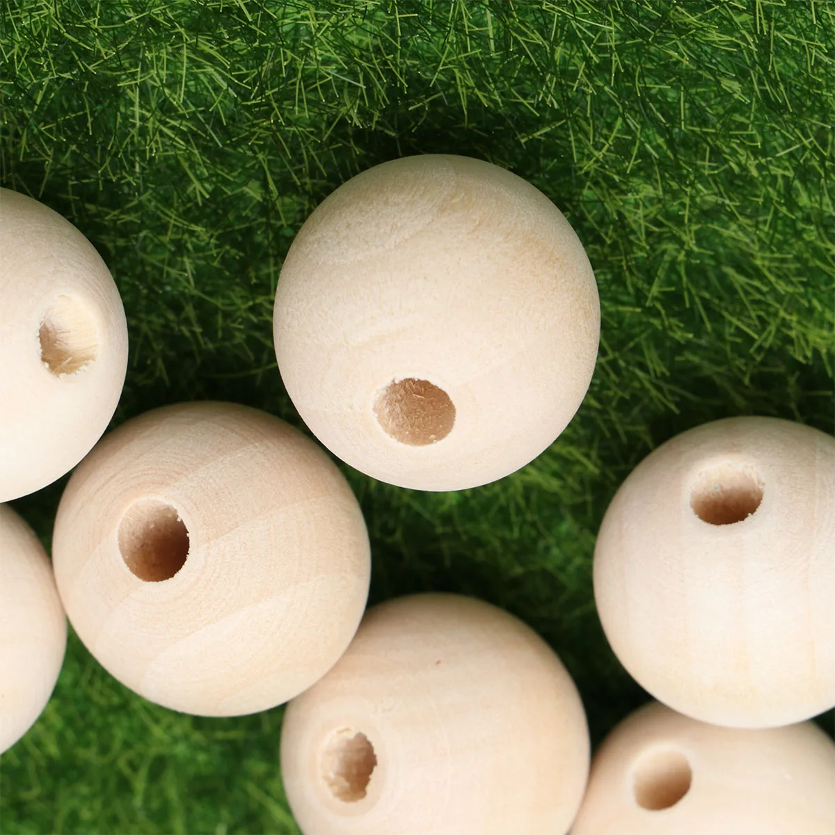 

50Pcs Creative Wooden Beads Round Natural Wood Smooth Surface Mini Hole for DIY Jewelry Bracelets Necklaces Craft Accessories