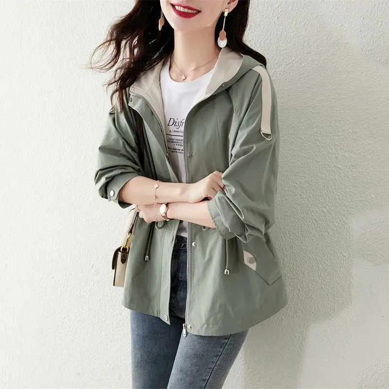 New Spring Style British Style Hooded Windbreaker Drawstring Waist-hugging Tooling Short Jacket