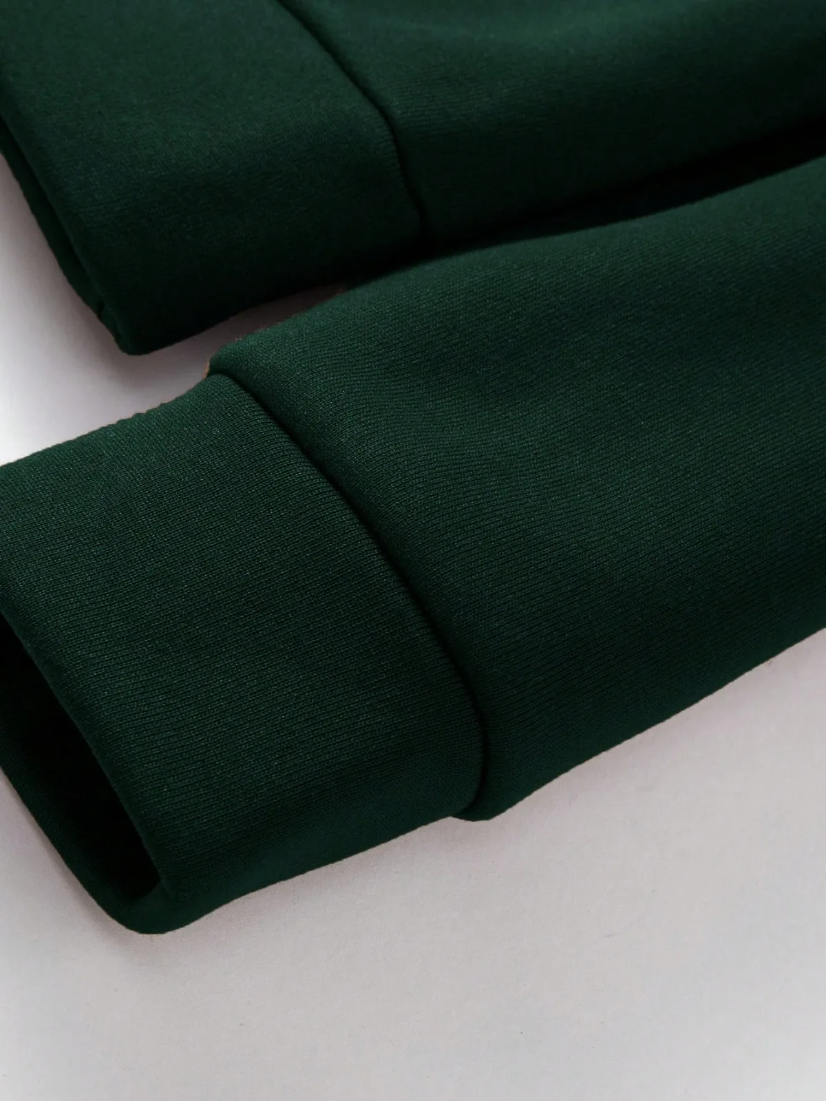 سويت شيرت كاجوال أنيق برقبة دائرية وأكمام طويلة للرجال مع طباعة شخصية وتصميم بسيط مناسب لغطاء رأس رياضي خارجي #5