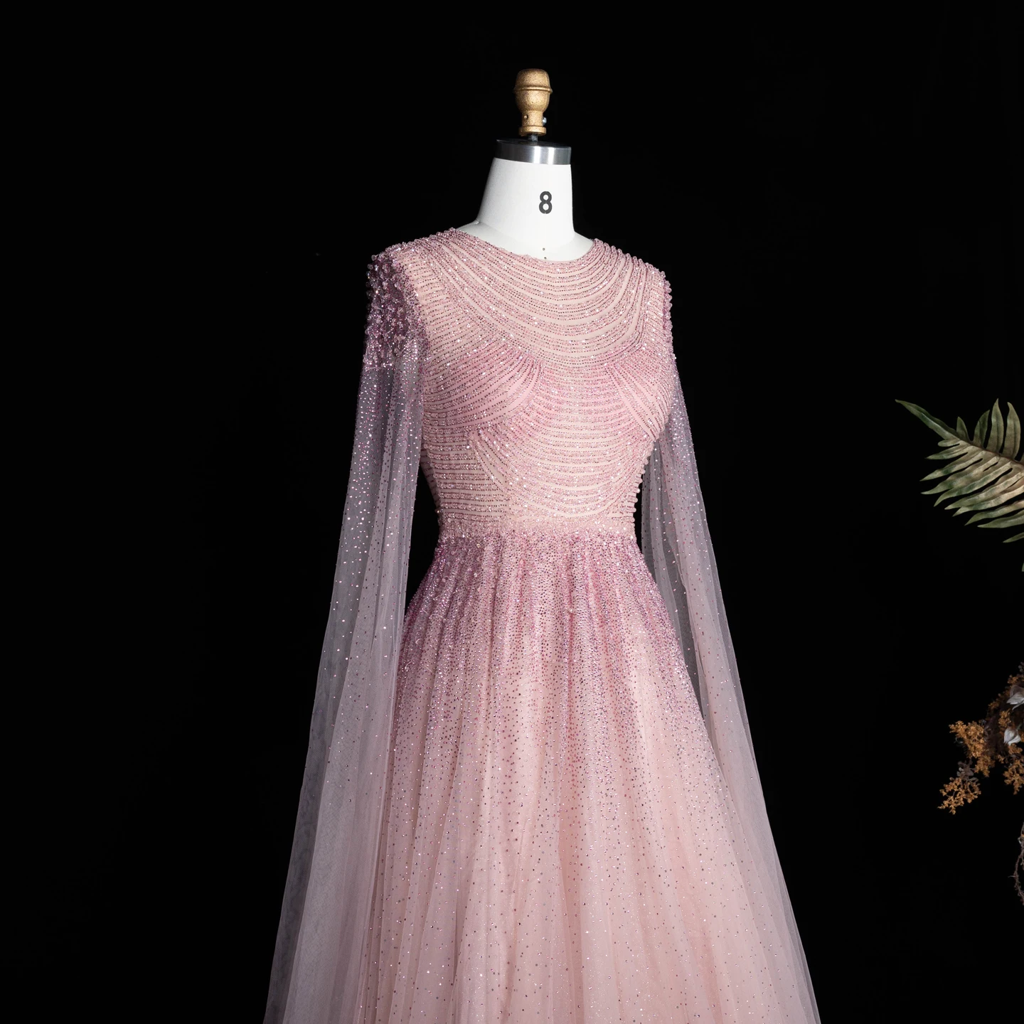 Sharon Said Luxuriöses Braunes Abendkleid mit Rundhalsausschnitt, Langen Transparenten Cape-Ärmeln und Schwer Perlenbesetztem Dubai-Formal-Partykleid SS059 Maßanfertigung – Detail 15