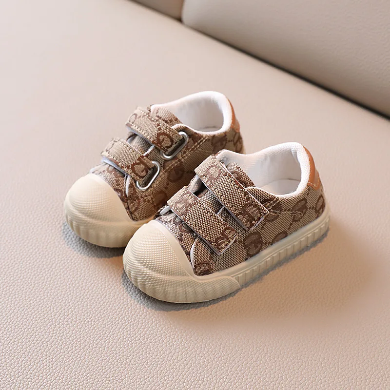 2025 Zapatos nuevos de primavera y otoño para niños, zapatos de tela a cuadros para niñas, zapatos de lona con fondo suave para niños pequeños