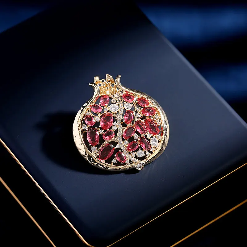 SUYU Brooch Luxury Copper Micro Inlay Cubic Zirconia Garnet Pins Clothing Matching Gifts Wholesale