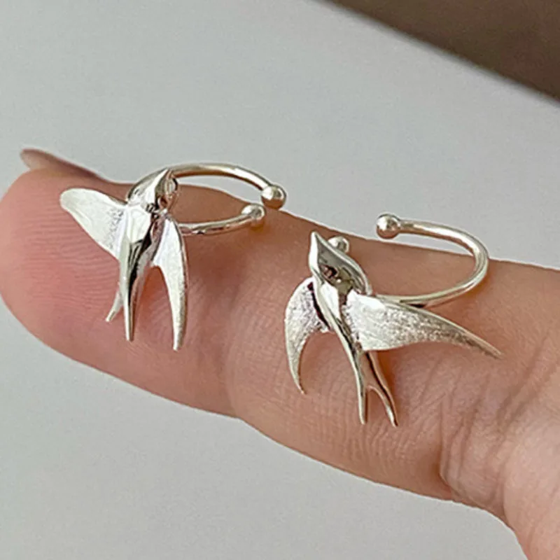 Newly Arrived Swallow Bird Clip on Earrings for Girls Cute Animal Chinese Style National Tide Earring Ladie Fashion Jewelry Gift