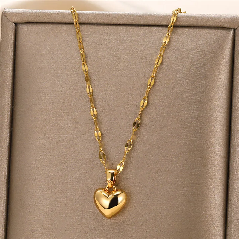 

Charm Love Heart Pendant Necklace for Women Gold Color Fashion Lip Chain Simple Metal Choker Necklace Girls Jewelry Gift