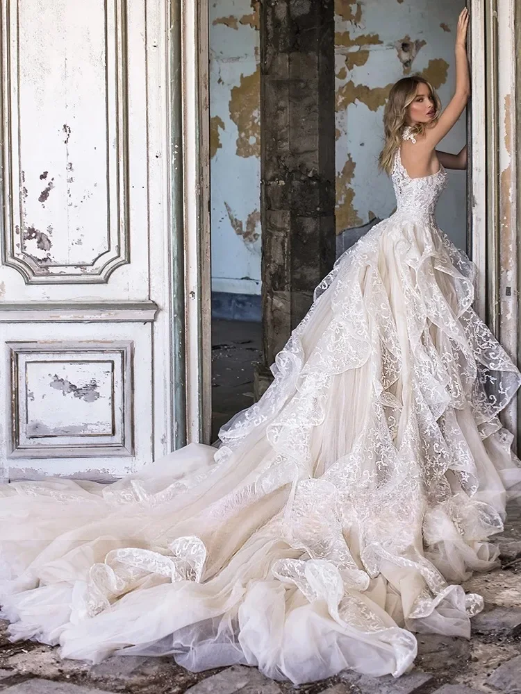 Luxury Halter Wedding Dresses for Bride Chic Appliques Ruffles Sleeveless Button Bride Dress Bridal Gown Vestido De Novia