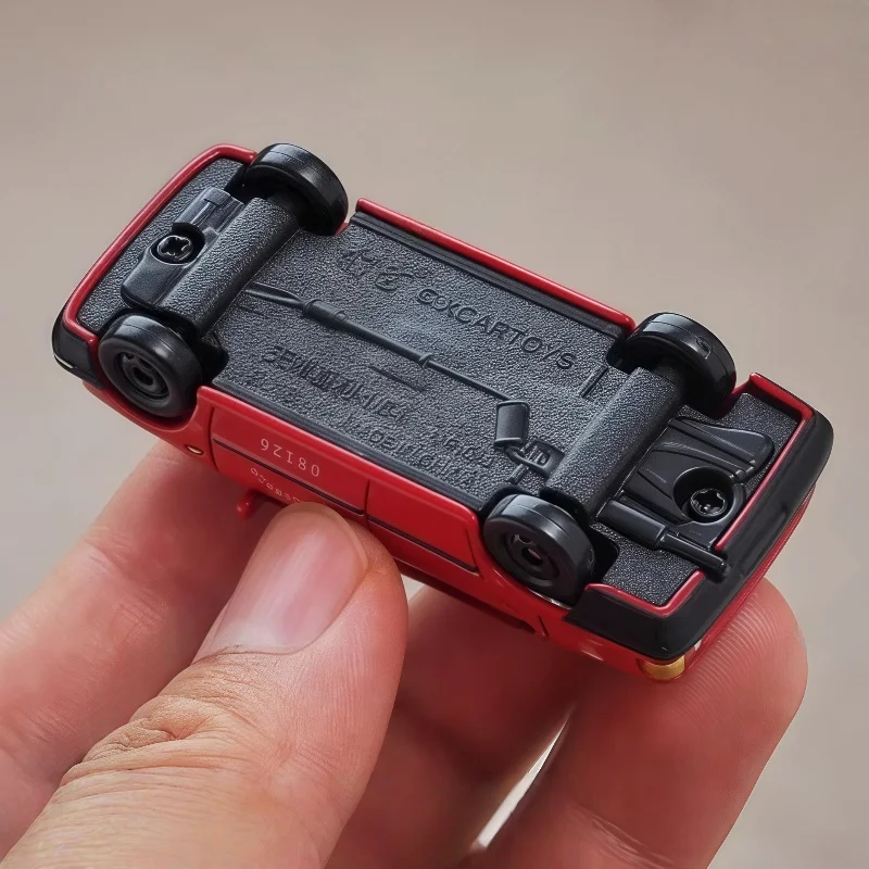 Xcartoys Modello giocattolo in lega Auto Taxi Veicolo ferroviario non elettrico da collezione in miniatura per giochi e regali di raccolta per bambini