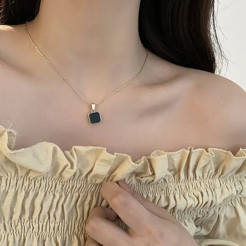 

2026 Alloy Black Delicate Minimalist Square Pendant Necklace Fashion Necklace for Women Jewelry Party Gift Wholesale