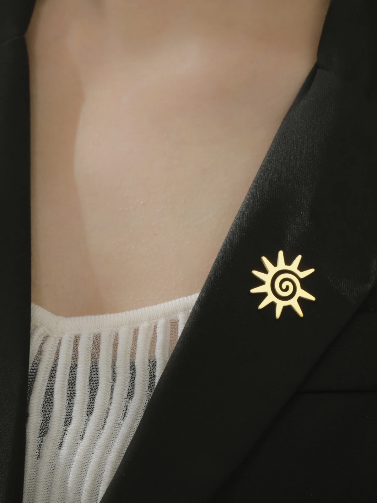 Lucktune mode soleil lune étoile symbole broche en acier inoxydable métal Laple broches pour hommes femmes chemise Badges broche bijoux chanceux